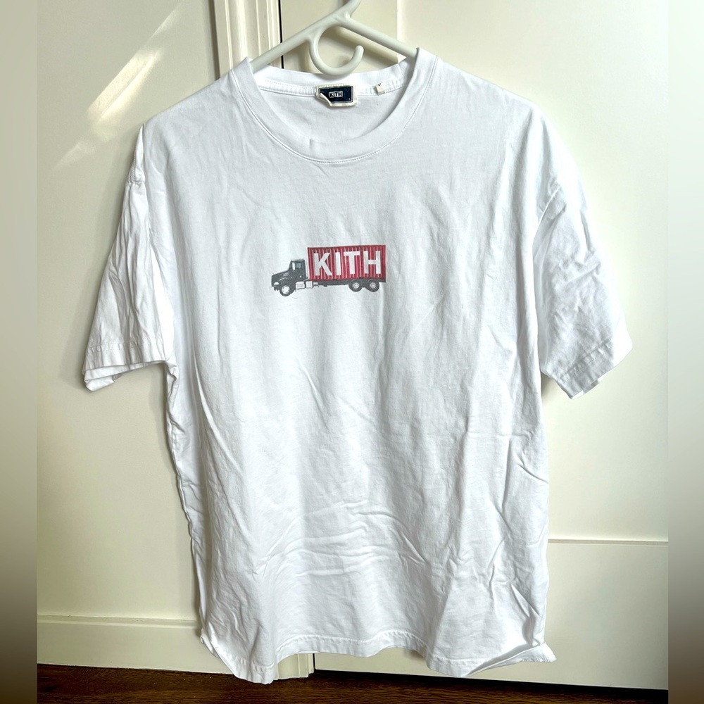 Men’s Kith t-shirt